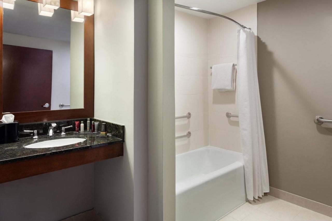 | Marriott Minneapolis Airport