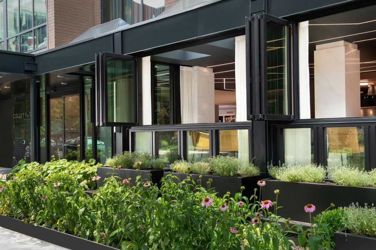 | Courtyard by Marriott Washington, DC Dupont Circle