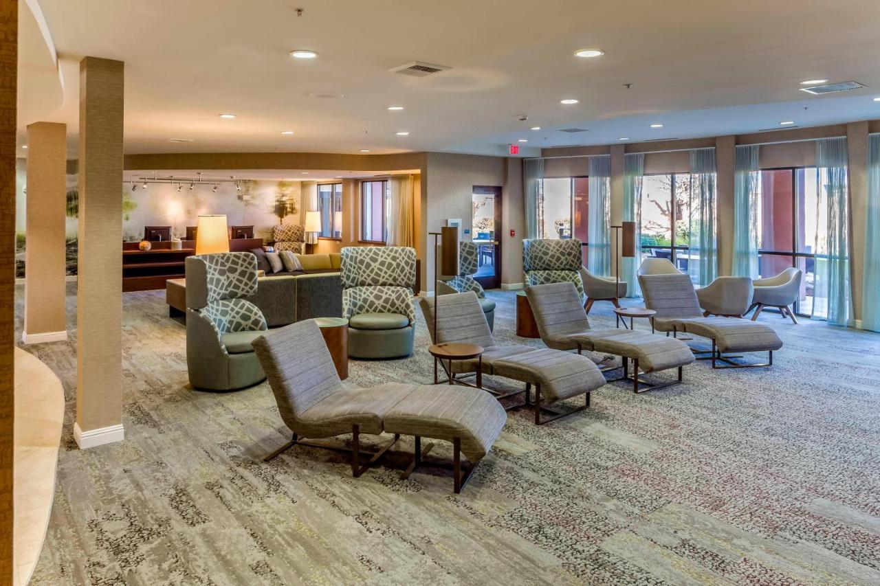 | Courtyard by Marriott Roseville Galleria Mall/Creekside Ridge Drive
