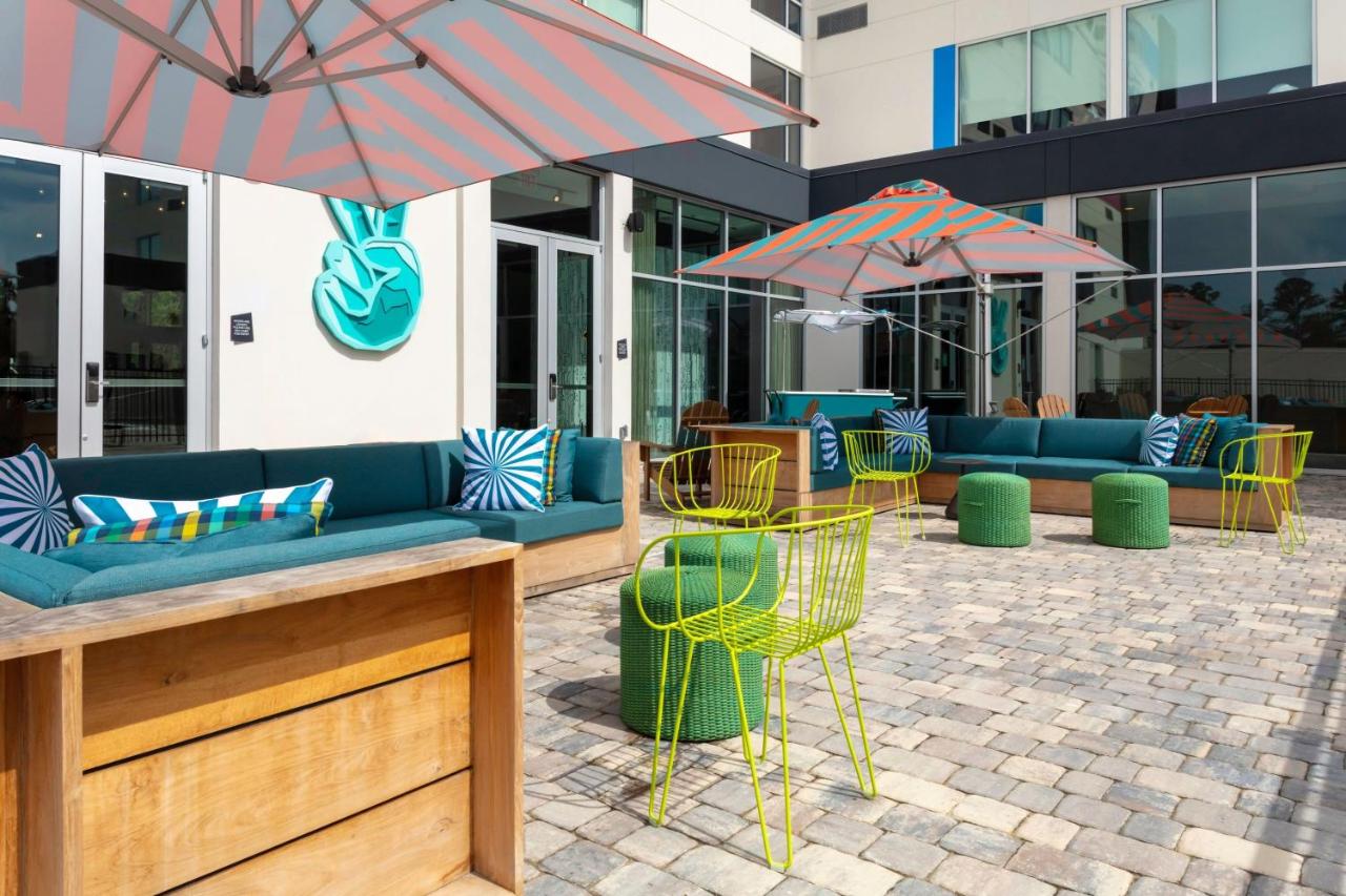 | Aloft Savannah Airport