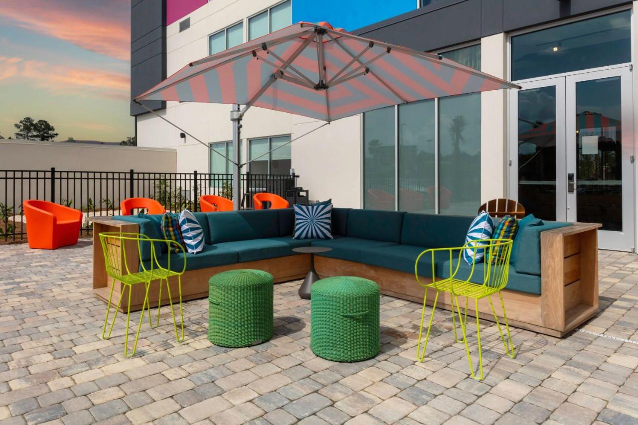 | Aloft Savannah Airport
