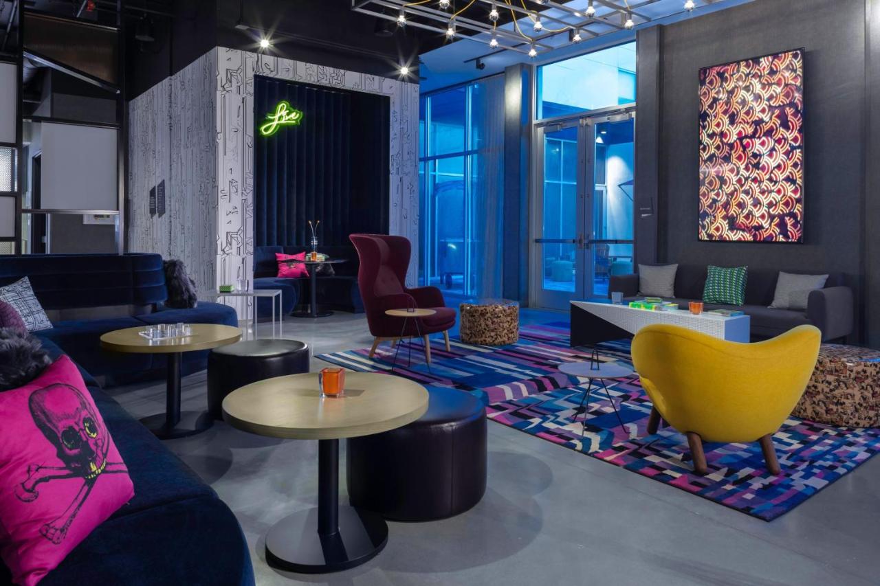 | Aloft Savannah Airport