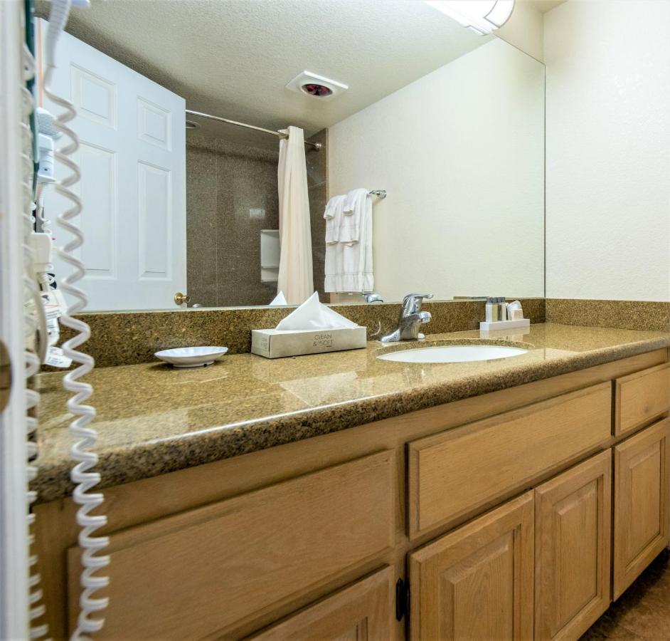 Two-Bedroom Apartment at Lagonita Lodge