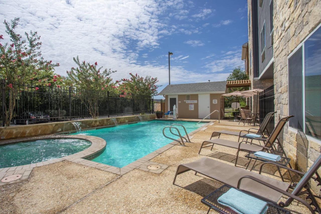 | Fairfield Inn & Suites Marriott San Antonio Boerne