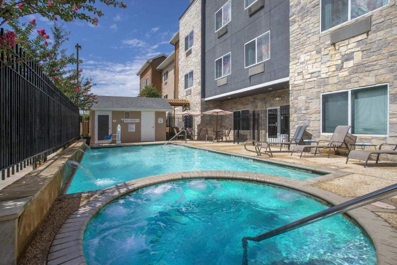 | Fairfield Inn & Suites Marriott San Antonio Boerne