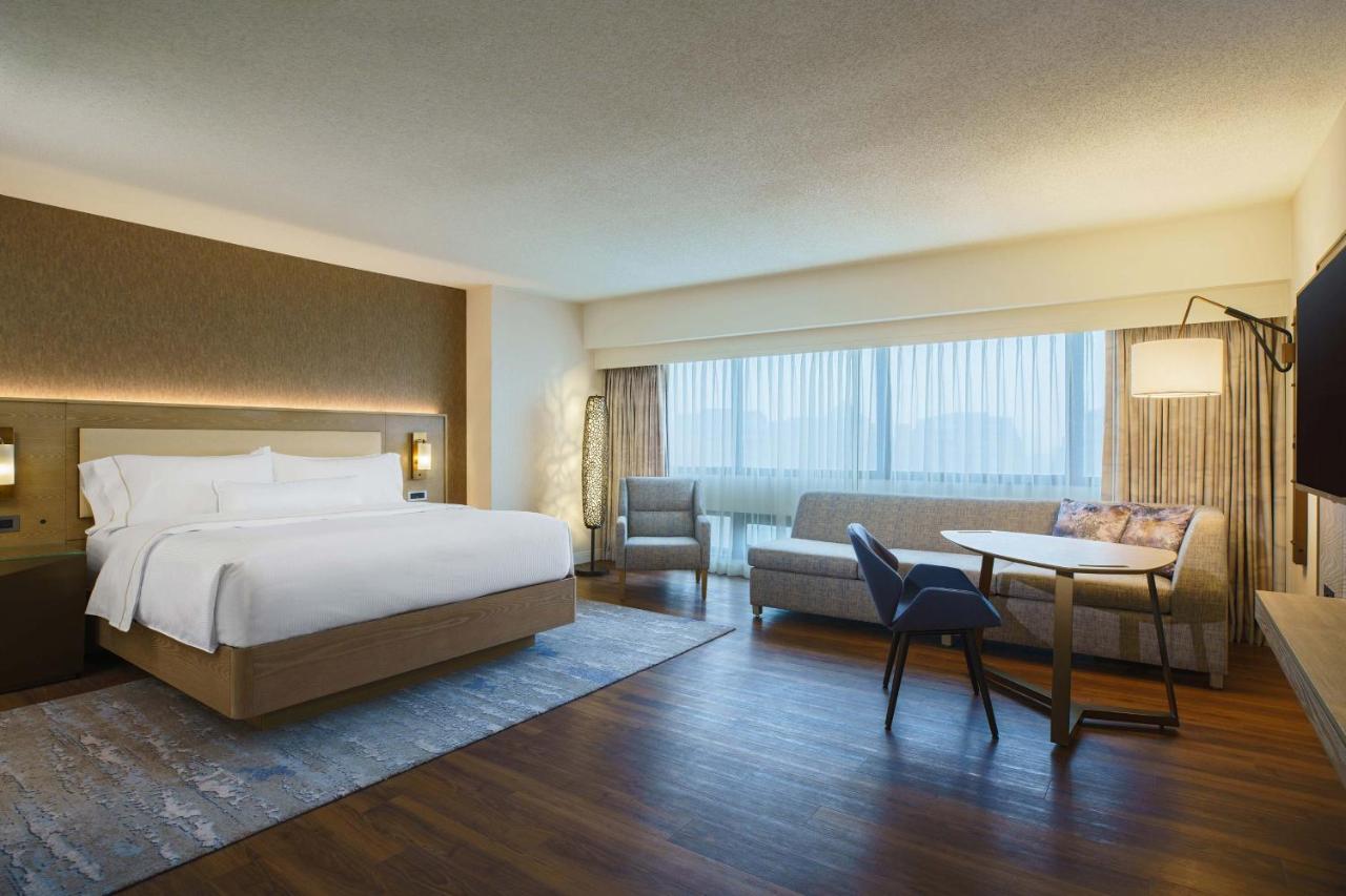 One King Bed with Wet Bar at The Westin O'Hare