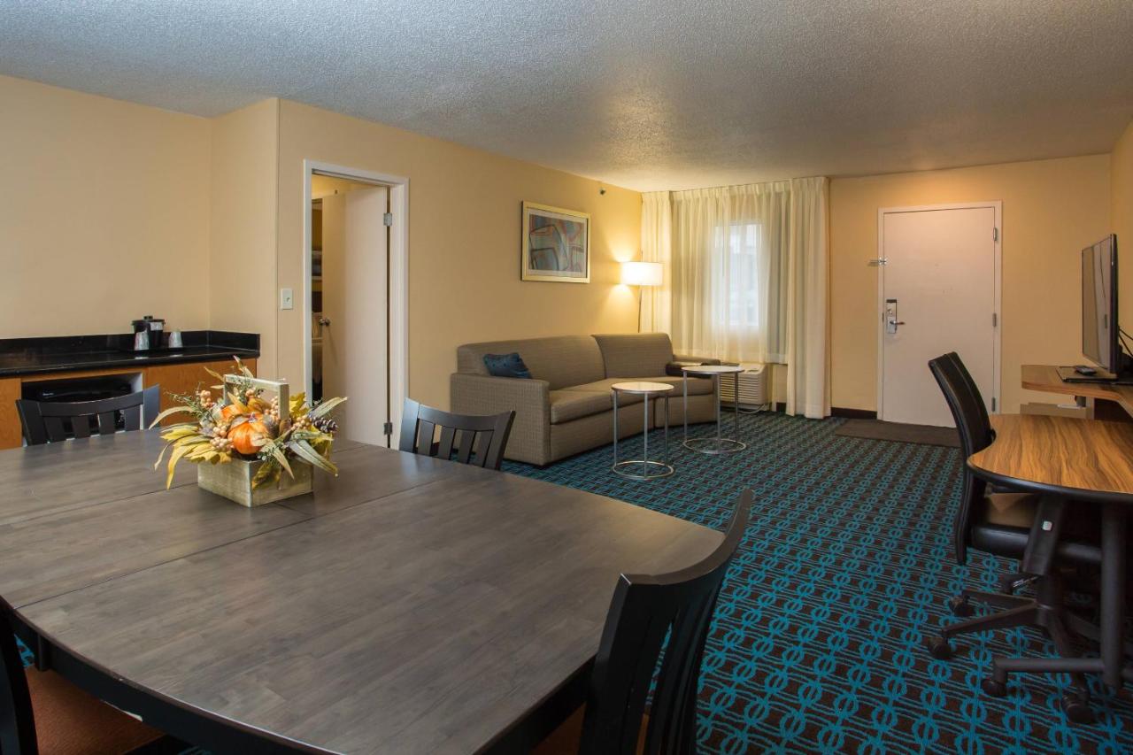 | Fairfield Inn Boston Dedham