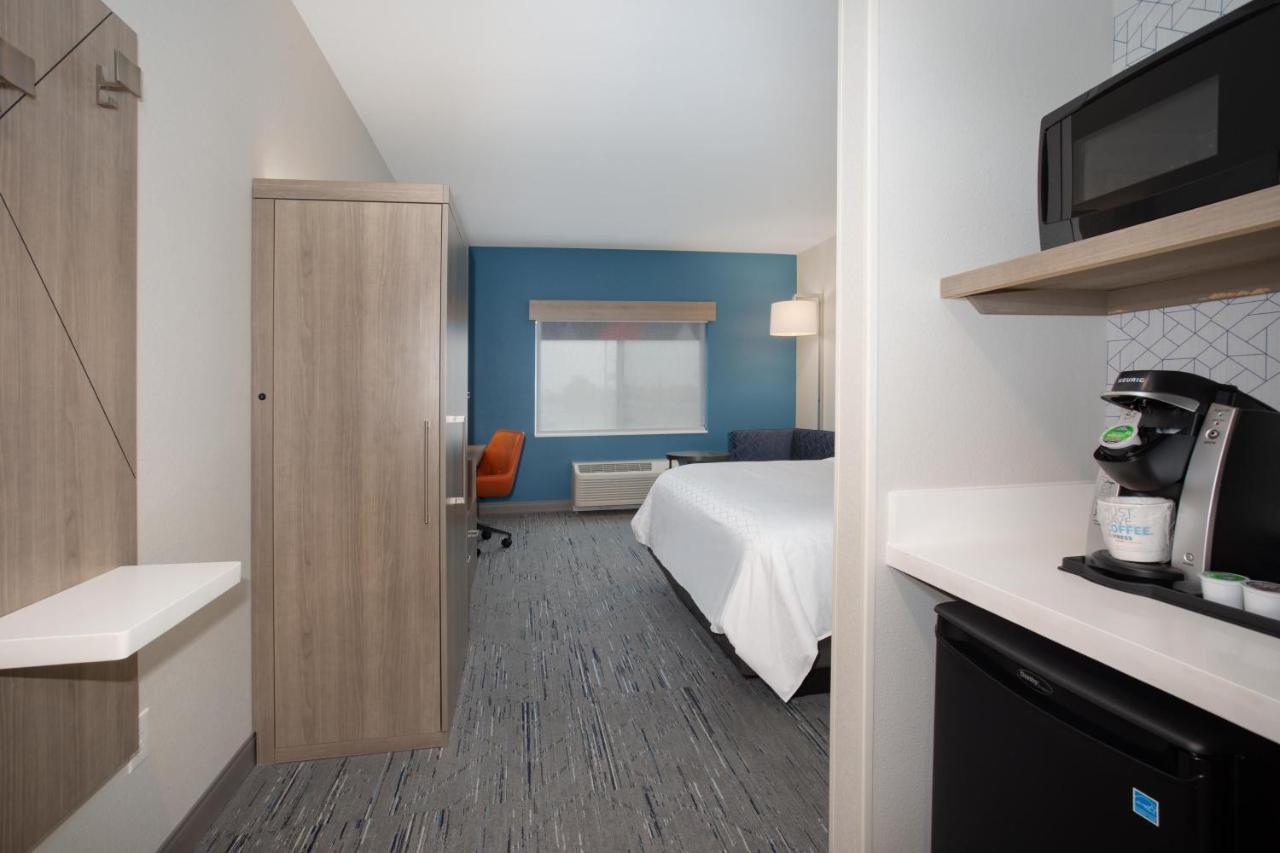 King Room - Non-Smoking at Holiday Inn Express Hotel & Suites Idaho Falls by IHG