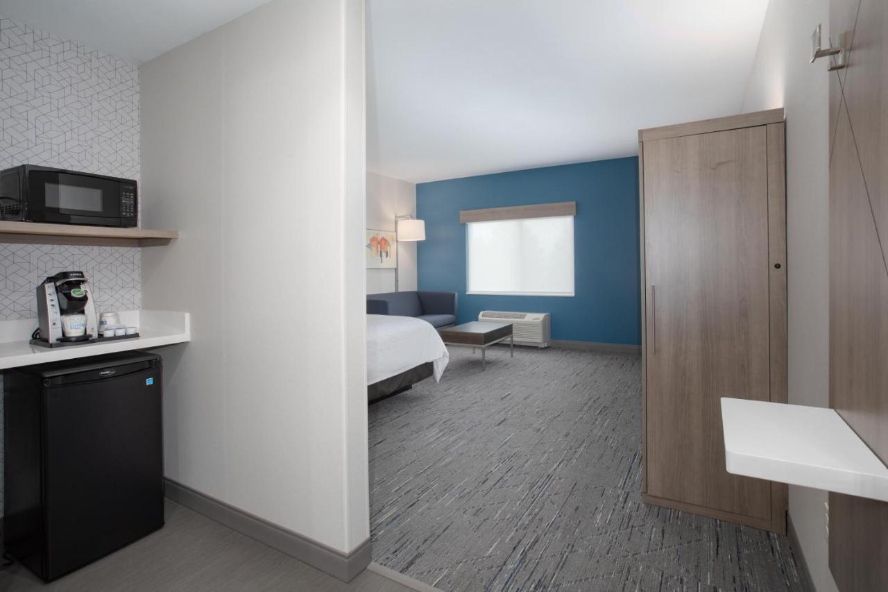 King Suite with Spa Bath at Holiday Inn Express Hotel & Suites Idaho Falls by IHG