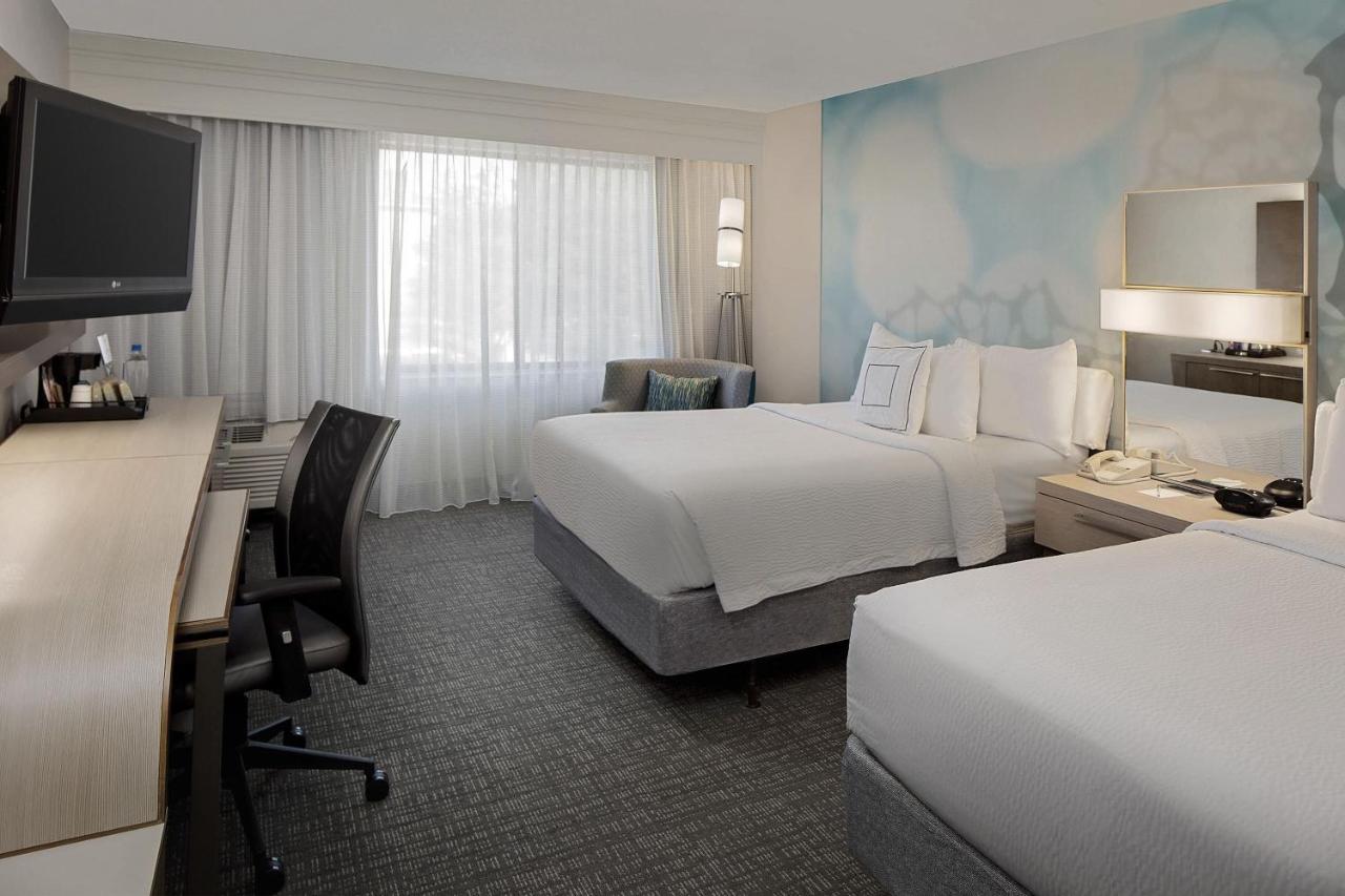 | Courtyard Houston Westchase