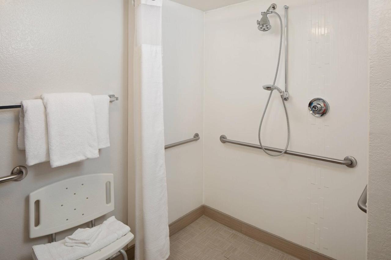 | Courtyard Houston Westchase