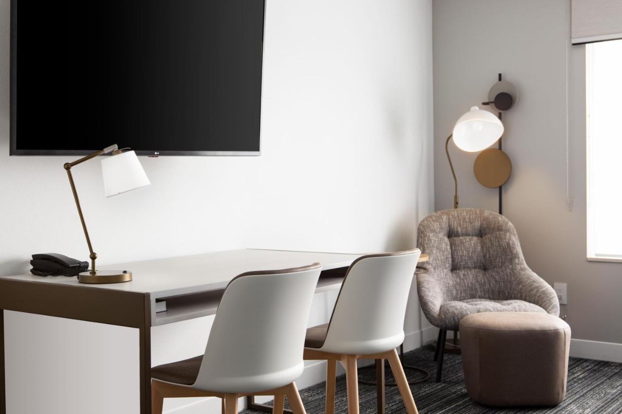 Queen Studio at TownePlace Suites by Marriott Oconomowoc