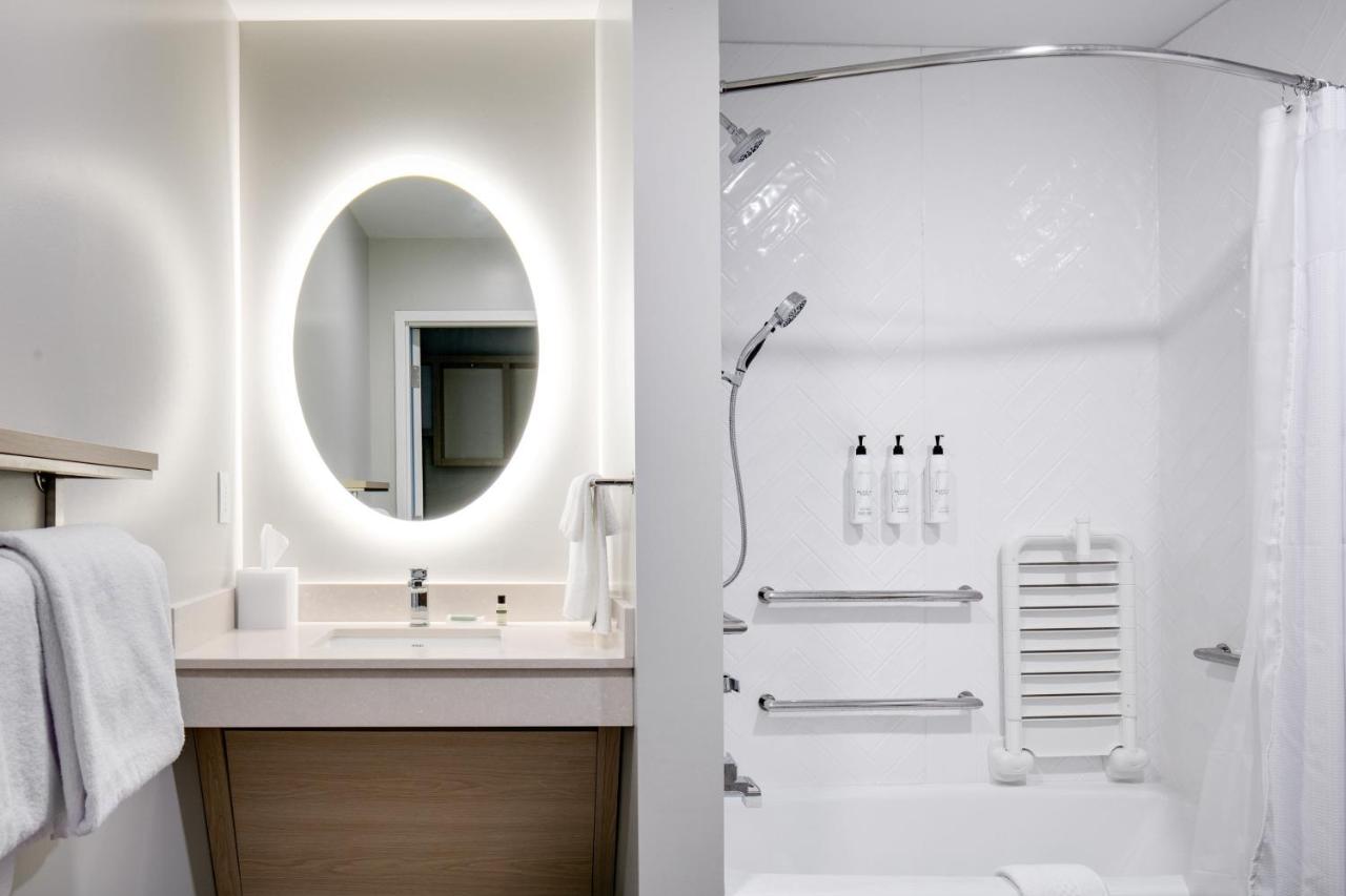 Queen Studio at TownePlace Suites by Marriott Oconomowoc