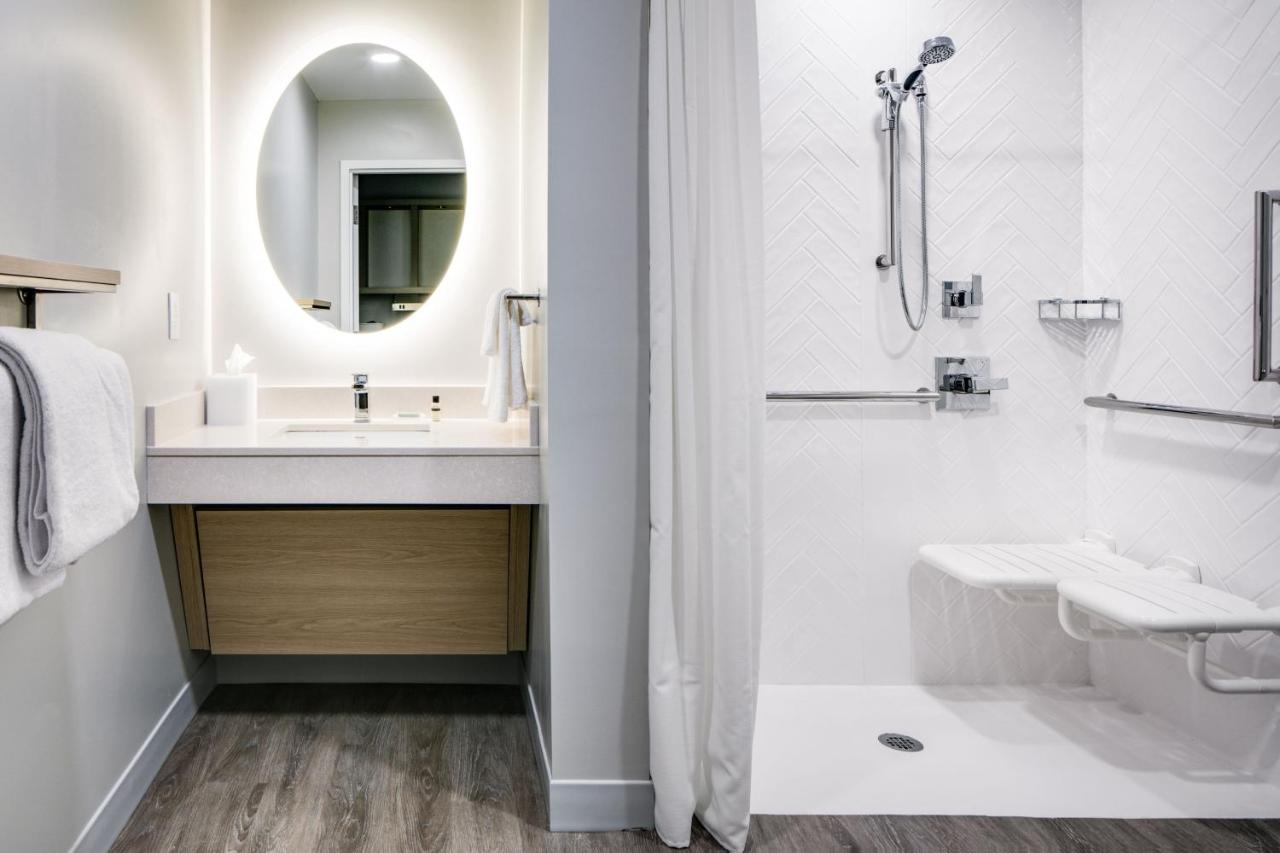 Queen Studio at TownePlace Suites by Marriott Oconomowoc