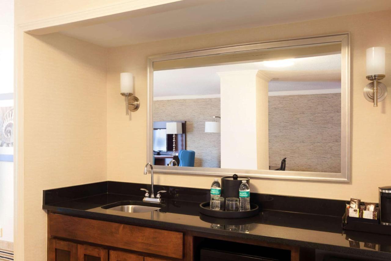 Junior Suite at Wyndham Boston Beacon Hill
