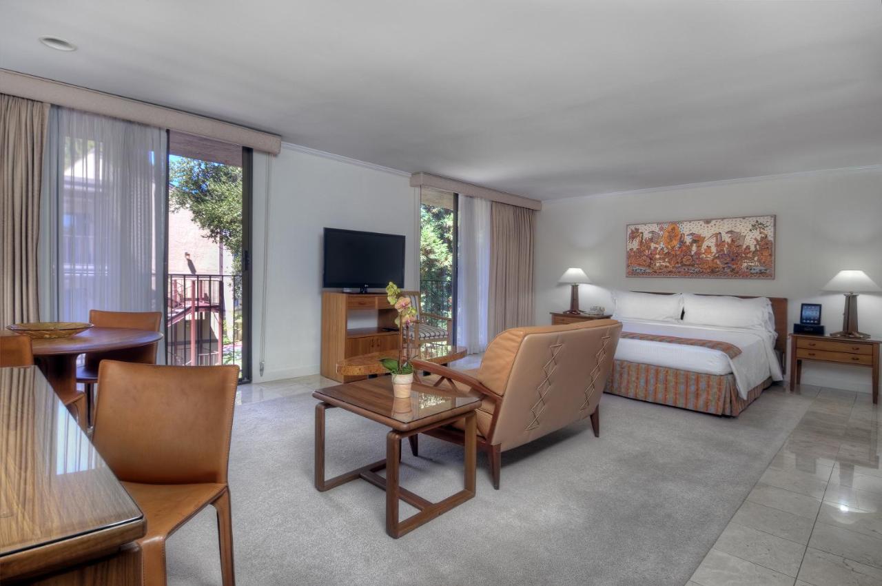 Executive Suite with Steam Shower at Dinah's Garden Hotel