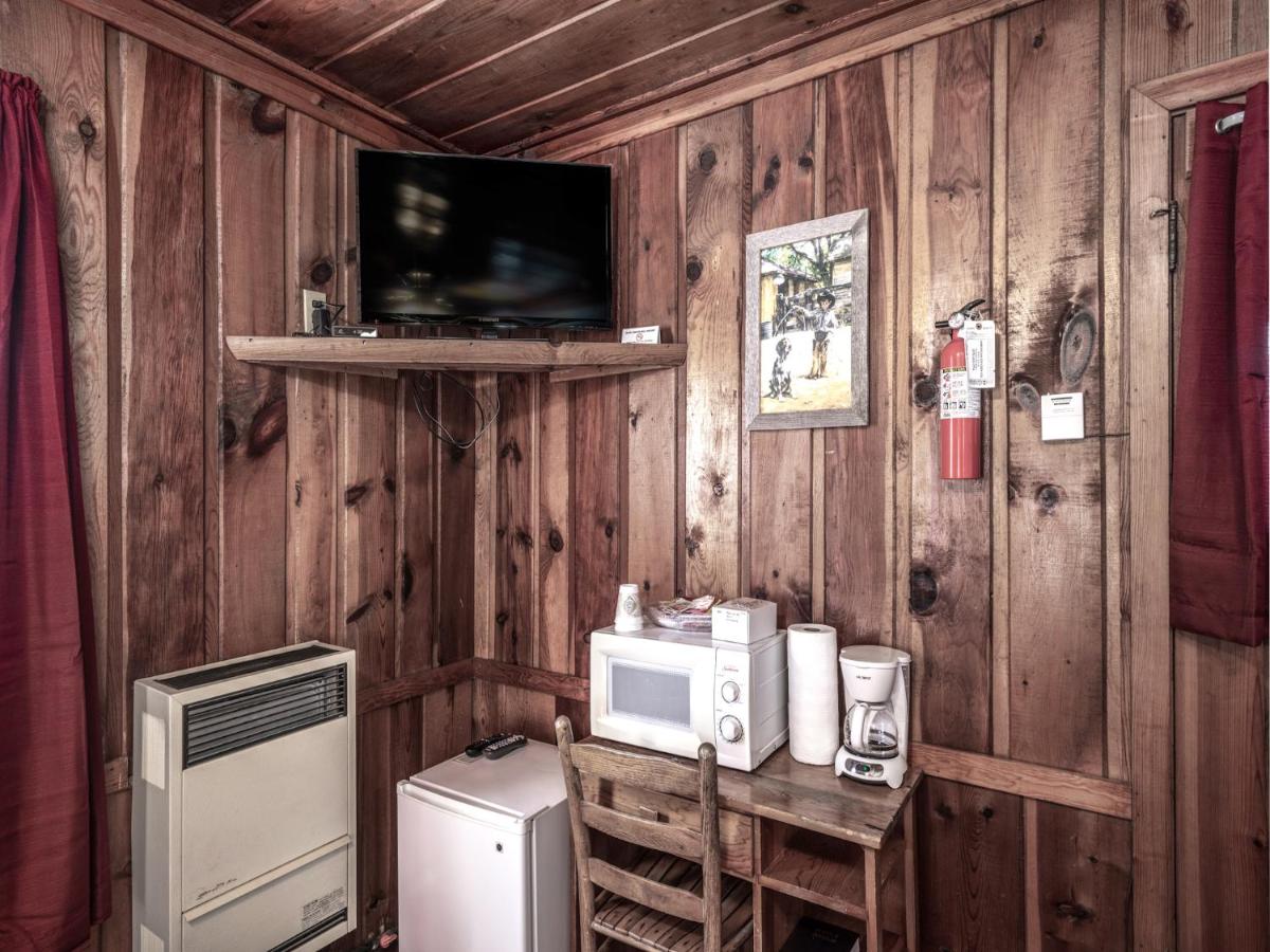 | Apache Village 3, Queen Bed, Midtown, Sleeps 2