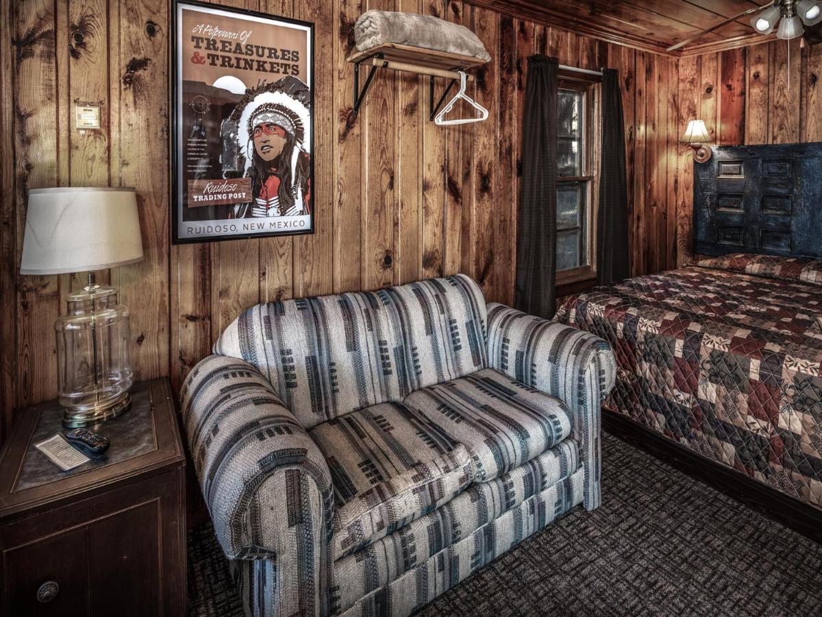 | Apache Village 4, King Studio, Midtown, Sleeps 2