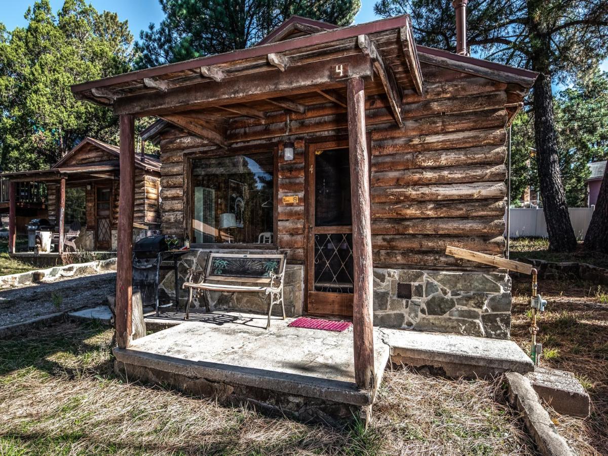 | Apache Village 4, King Studio, Midtown, Sleeps 2