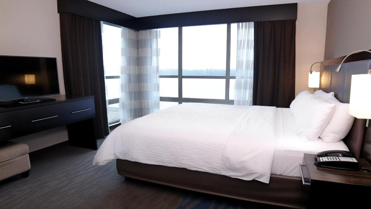 Superior Two-Bedroom King Suite at Holiday Inn Owensboro Riverfront, an IHG Hotel