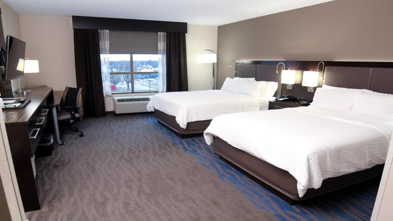 Twin Room - Mobility Access with Bath Tub at Holiday Inn Owensboro Riverfront, an IHG Hotel