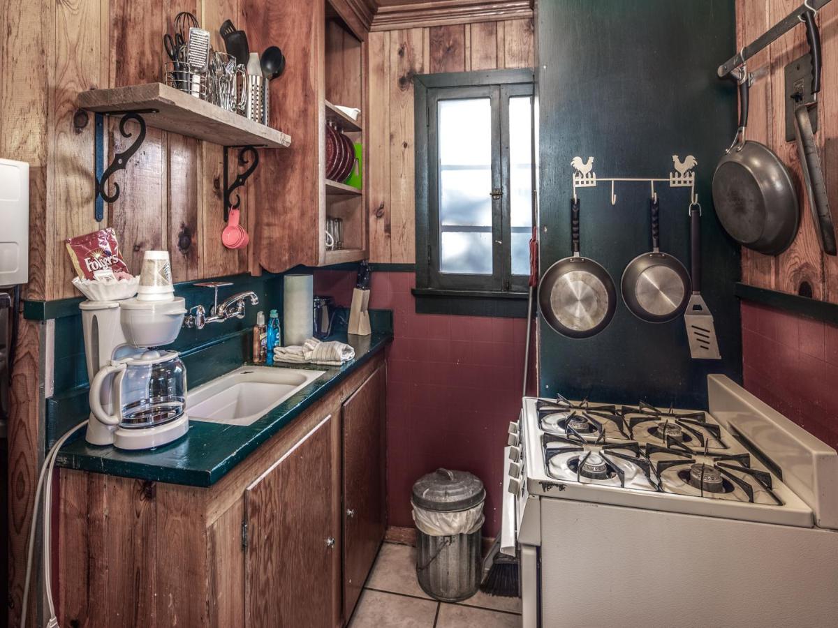 | Apache Village 6, King Studio with Sleeper Sofa, Sleeps 3