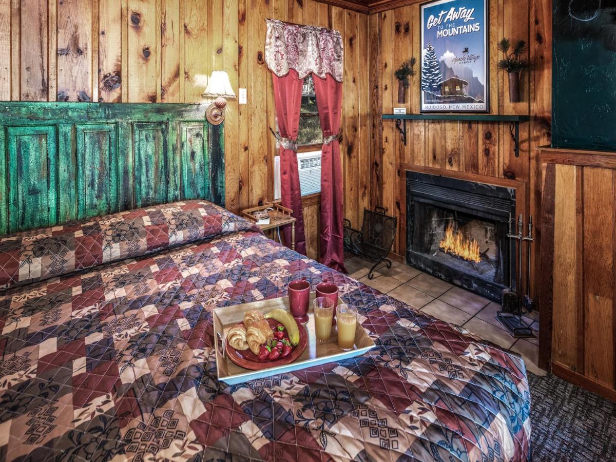 | Apache Village 6, King Studio with Sleeper Sofa, Sleeps 3