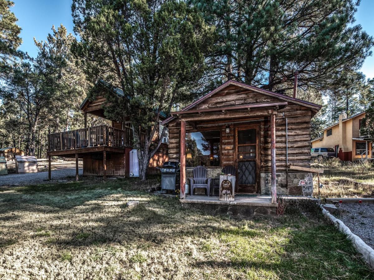 | Apache Village 6, King Studio with Sleeper Sofa, Sleeps 3