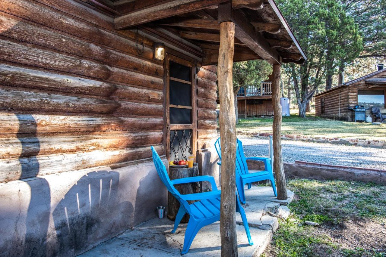 | Apache Village 7, Queen Bed, Midtown, Sleeps 2