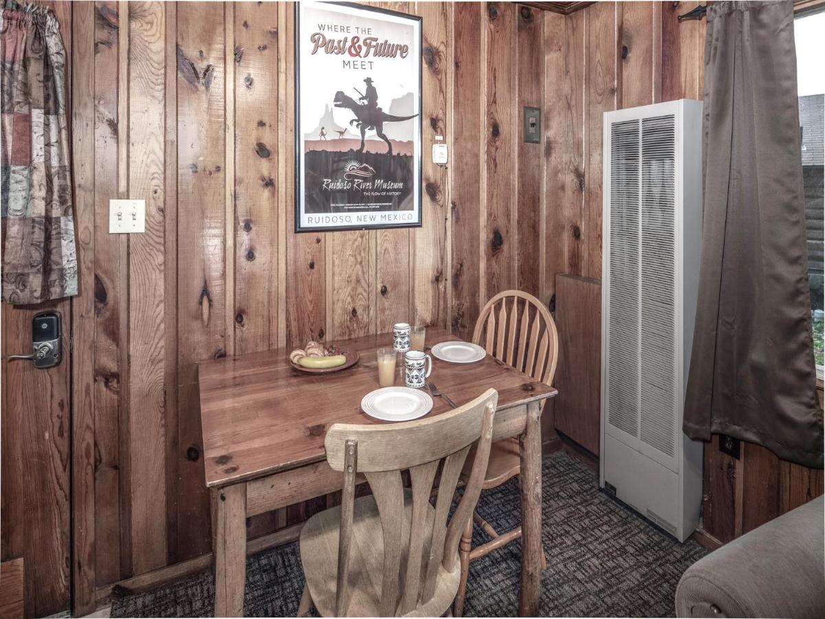 | Apache Village 10, King Studio, Midtown, Sleeps 2