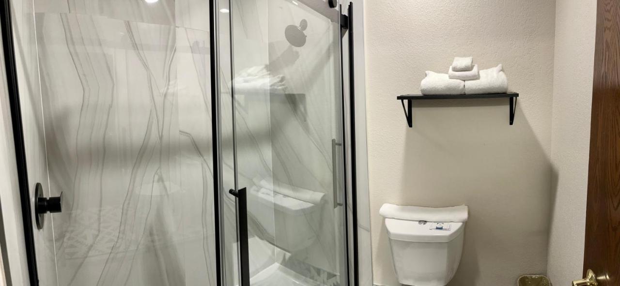 King Room - Non-Smoking at Days Inn by Wyndham Arlington