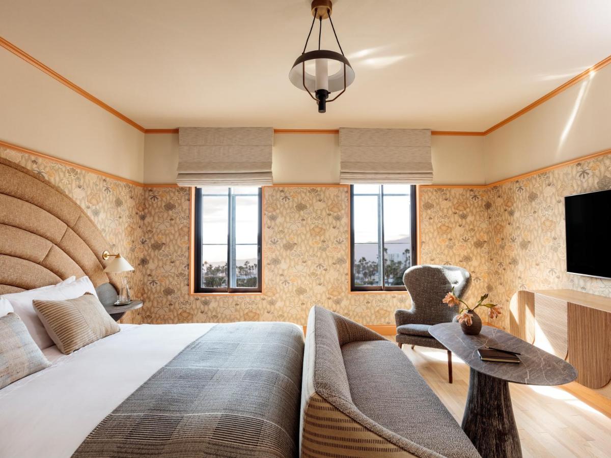 Landmark Junior Suite, Suite, 1 King at Santa Monica Proper Hotel, a Member of Design Hotels