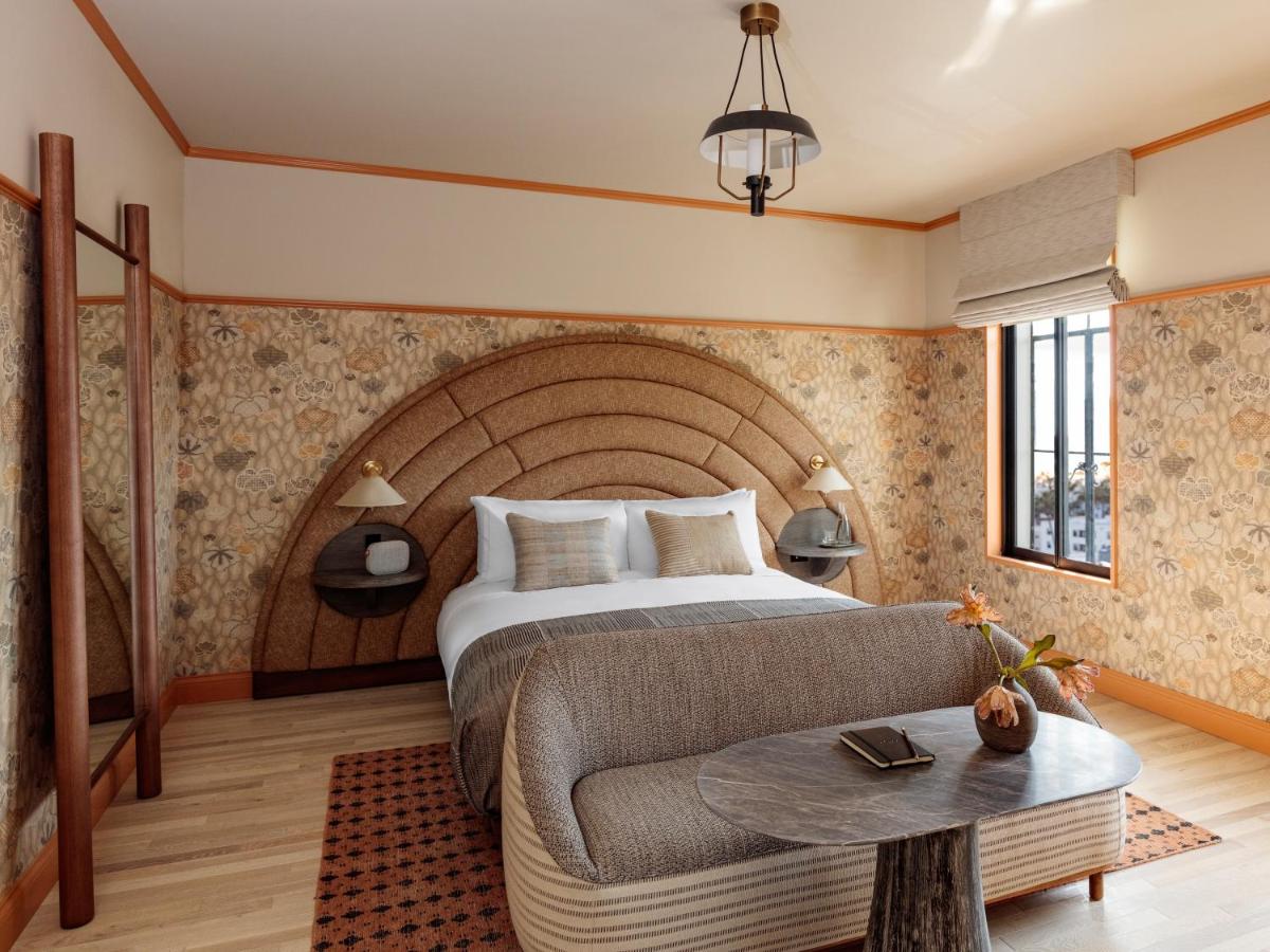 Landmark Junior Suite, Suite, 1 King at Santa Monica Proper Hotel, a Member of Design Hotels