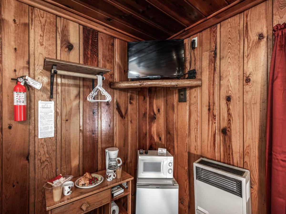 | Apache Village Cabinette 11, Queen Bed, Midtown, Sleeps 2