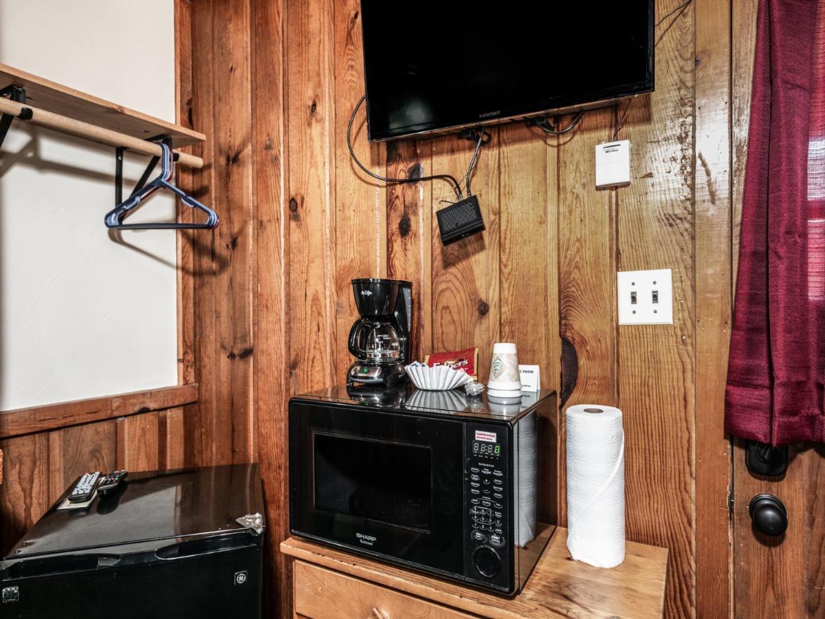 | Apache Village Cabinette 15, Queen Bed, Midtown, Sleeps 2