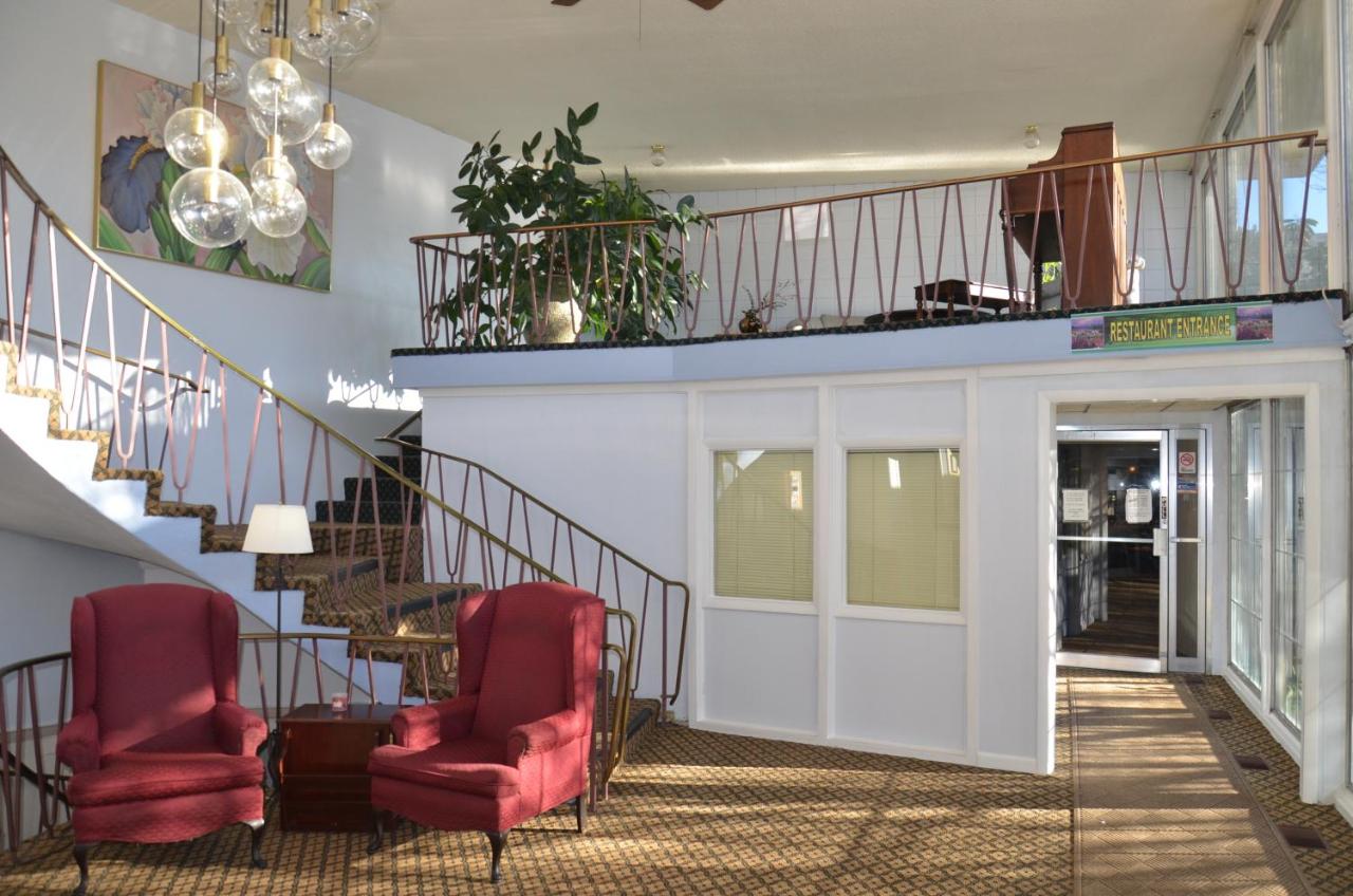| Red Carpet Inn & Suites Ebensburg
