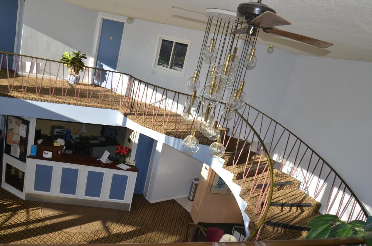 | Red Carpet Inn & Suites Ebensburg