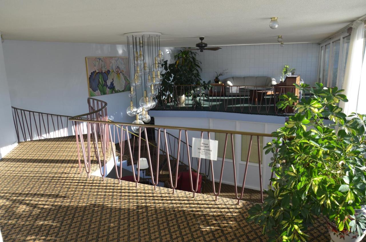 | Red Carpet Inn & Suites Ebensburg