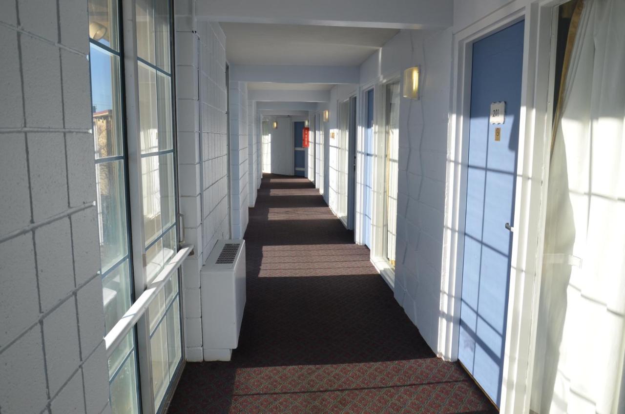 | Red Carpet Inn & Suites Ebensburg