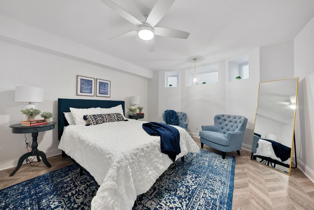 | Beautiful Condo Steps from Shoreline Park - A