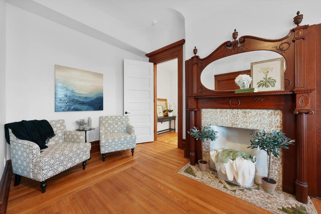| Beautiful Condo 2 Bedroom Condo Close to Battery Park Marina - C D