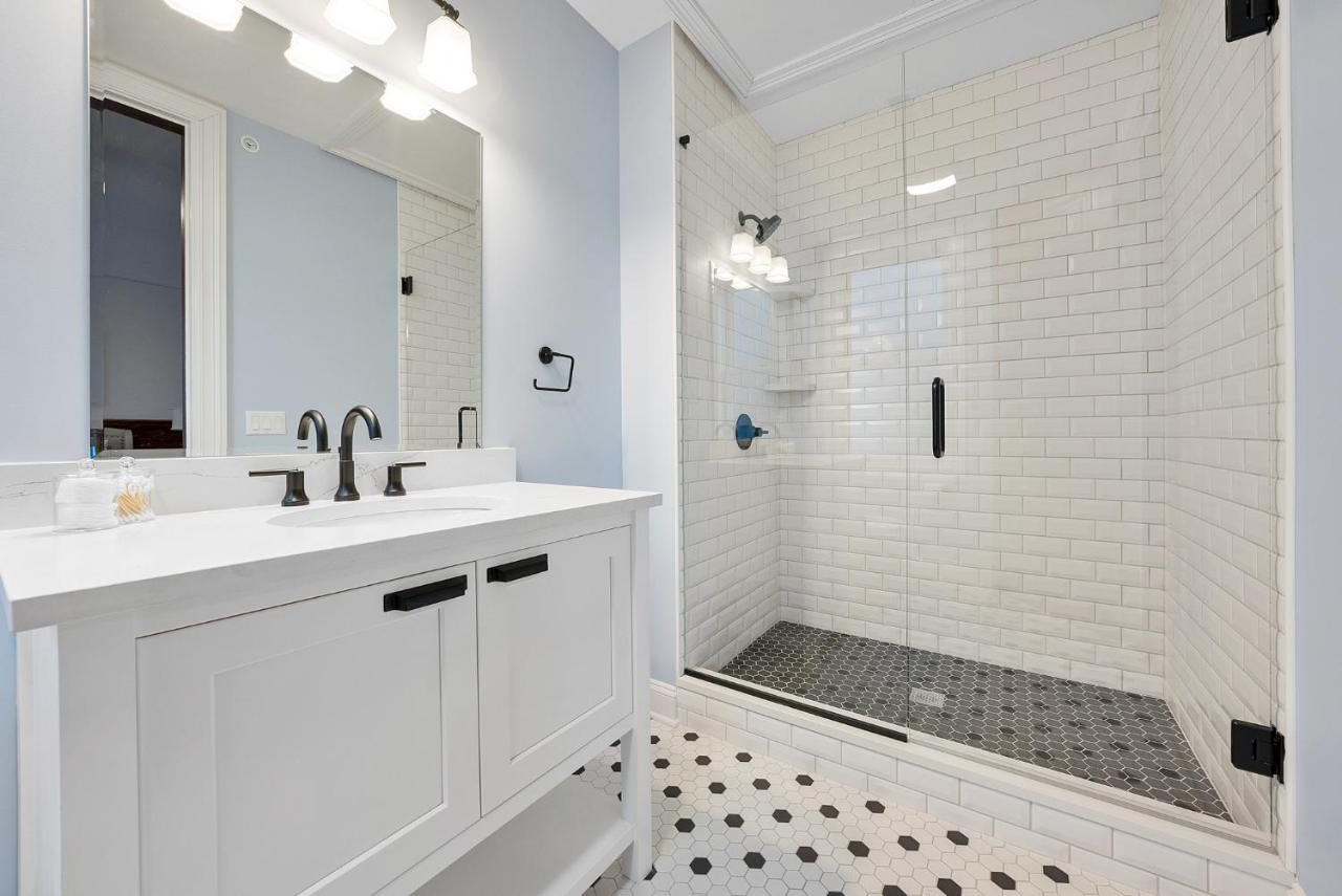  | Beautiful Condo close to Cedar Point - E