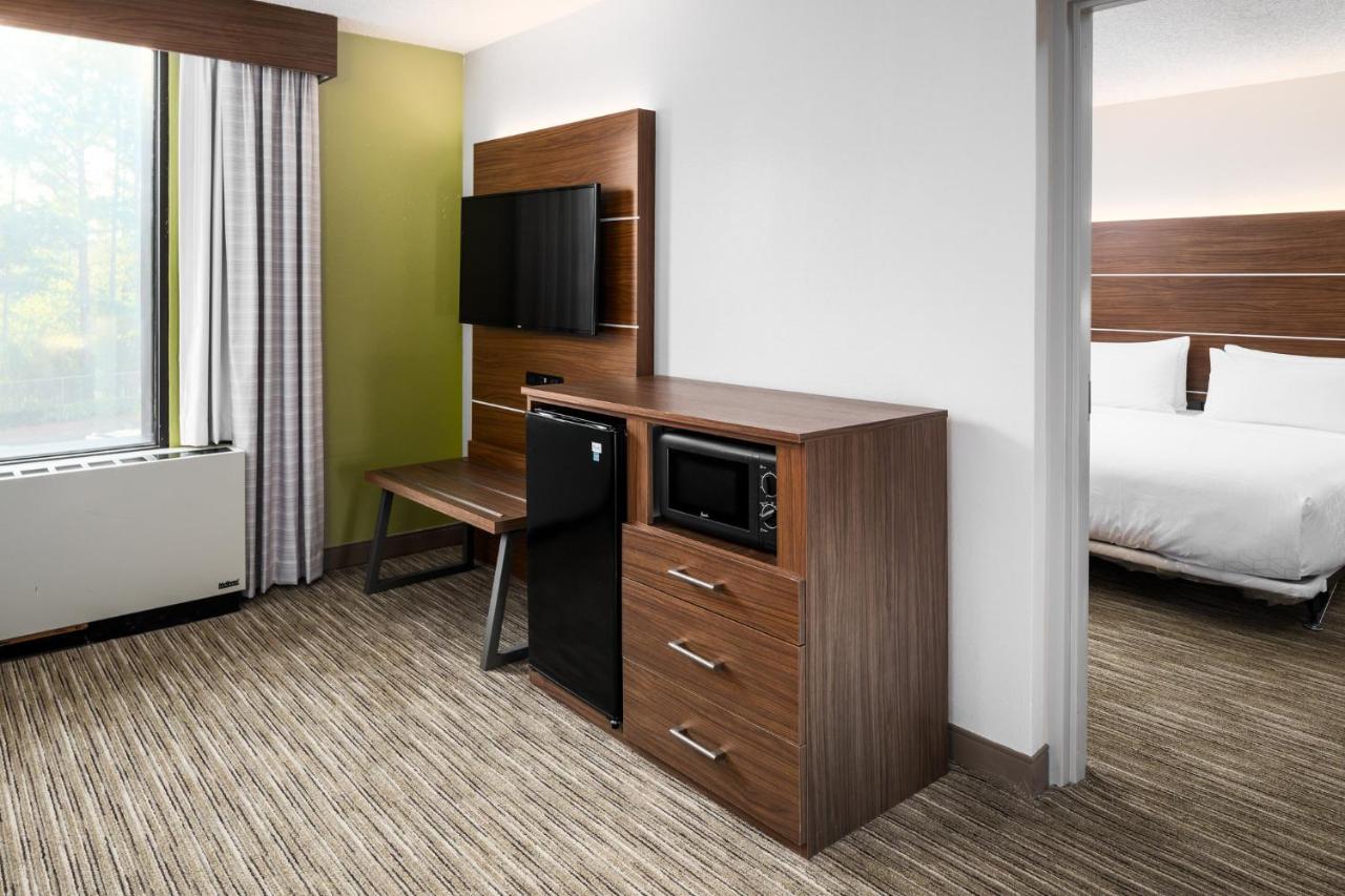 | Holiday Inn Express Atlanta Airport-College Park, an IHG Hotel