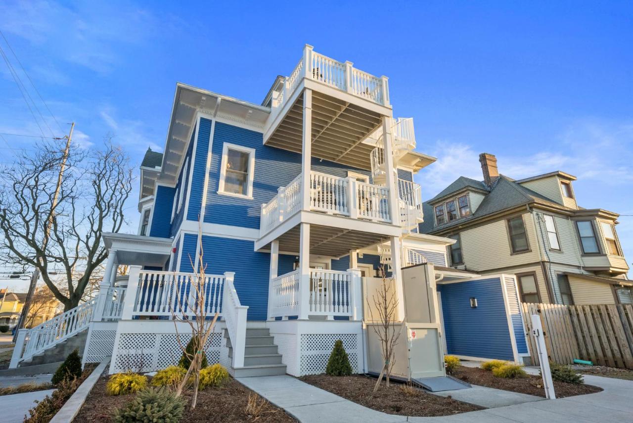 | Beautiful Condo close to Battery Park Marina - F
