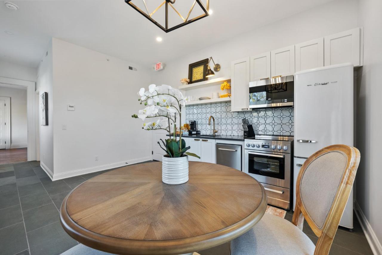 | Beautiful Condo close to Battery Park Marina - F