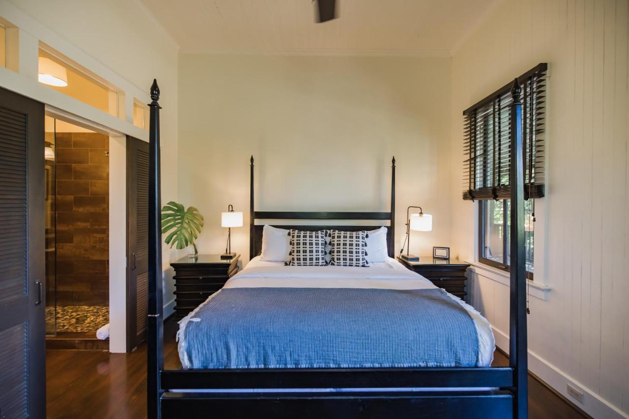 King Room with Courtyard View at Lumeria Maui Educational Retreat Center