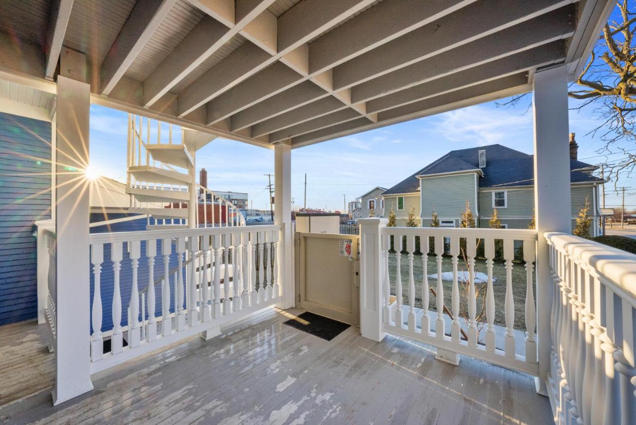 | Beautiful Condo close to Saucy Brew Works - G