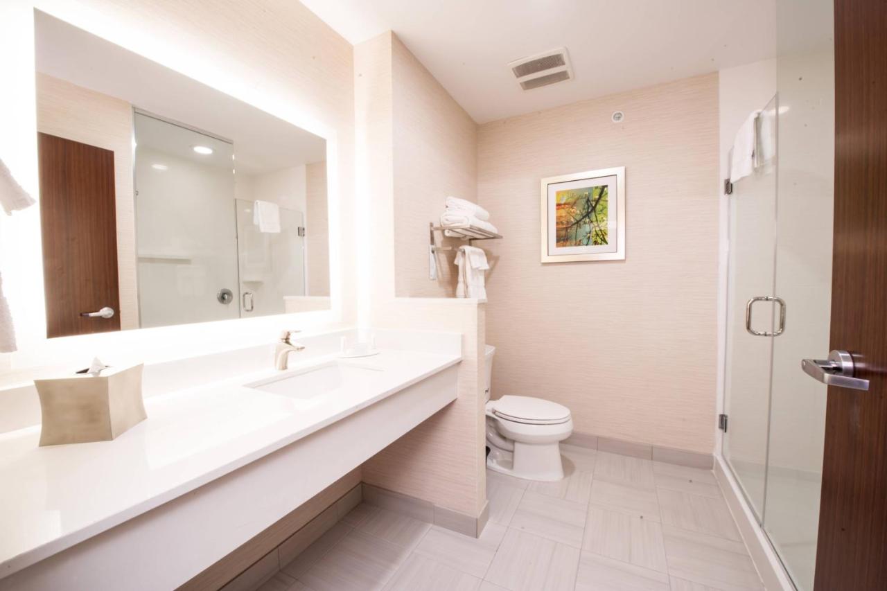 | Fairfield Inn & Suites by Marriott Dallas Plano North