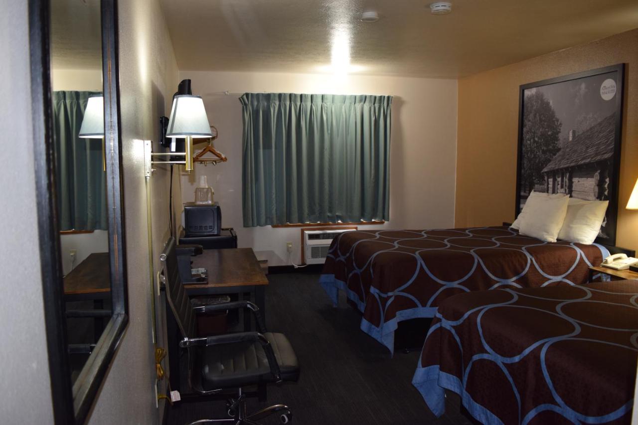| AmeriVu Inn and Suites Shawano WI