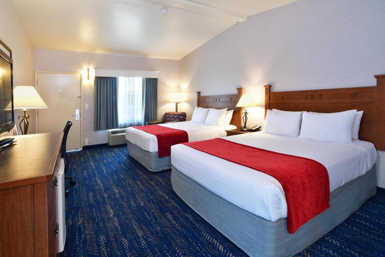 Queen Room with Two Queen Beds at Lamplighter Inn & Suites at SDSU